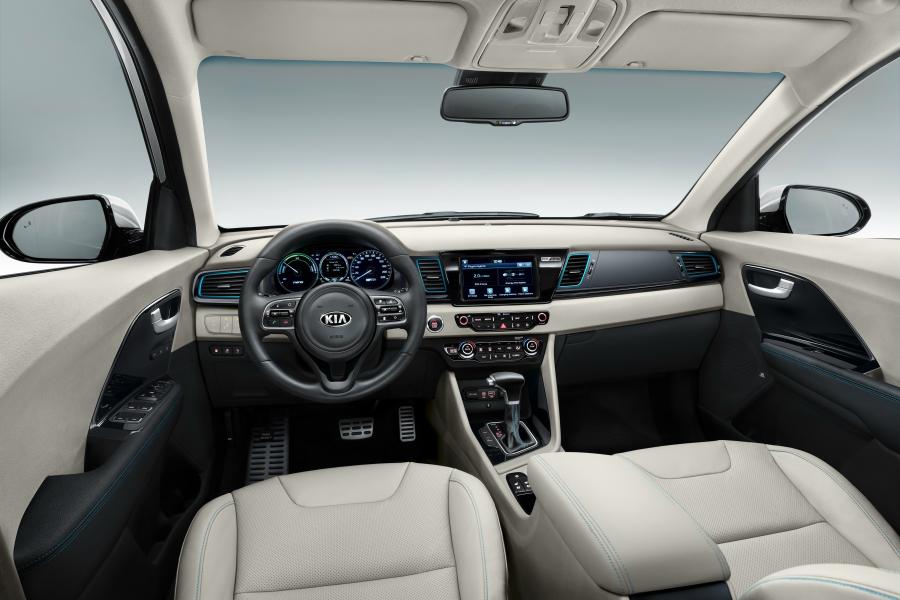 Торпедо Kia Niro Plug-In Hybrid (DE) 2017 года  (WW) (фото 4 из 45)